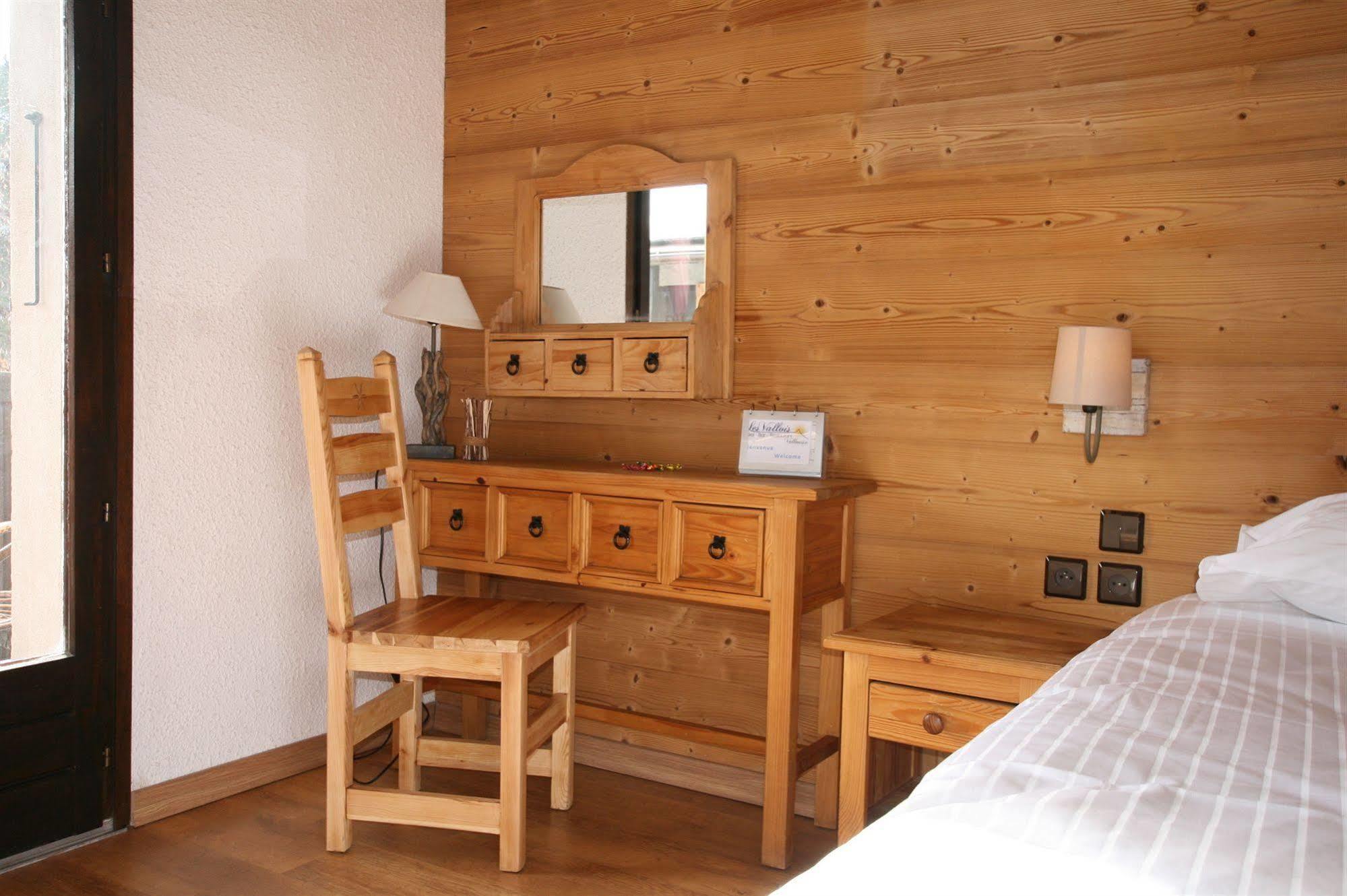 Hotel Les Vallois Валоиз Екстериор снимка